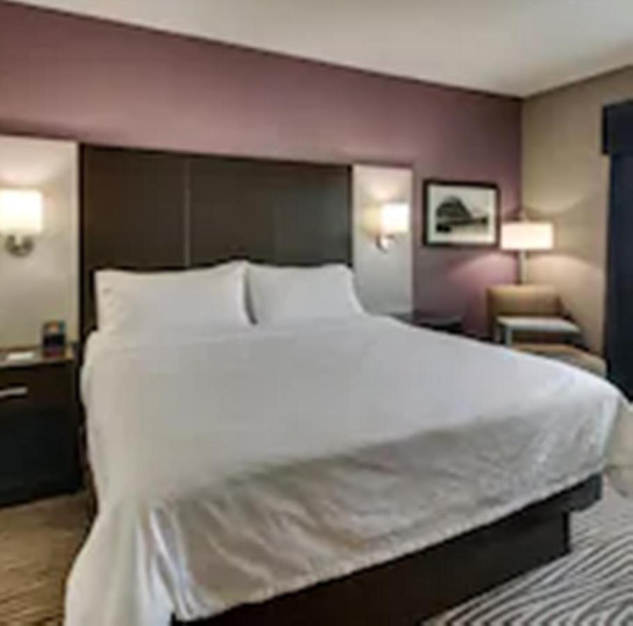 Holiday Inn Express & Suites Cheektowaga North East By Ihg Exterior foto