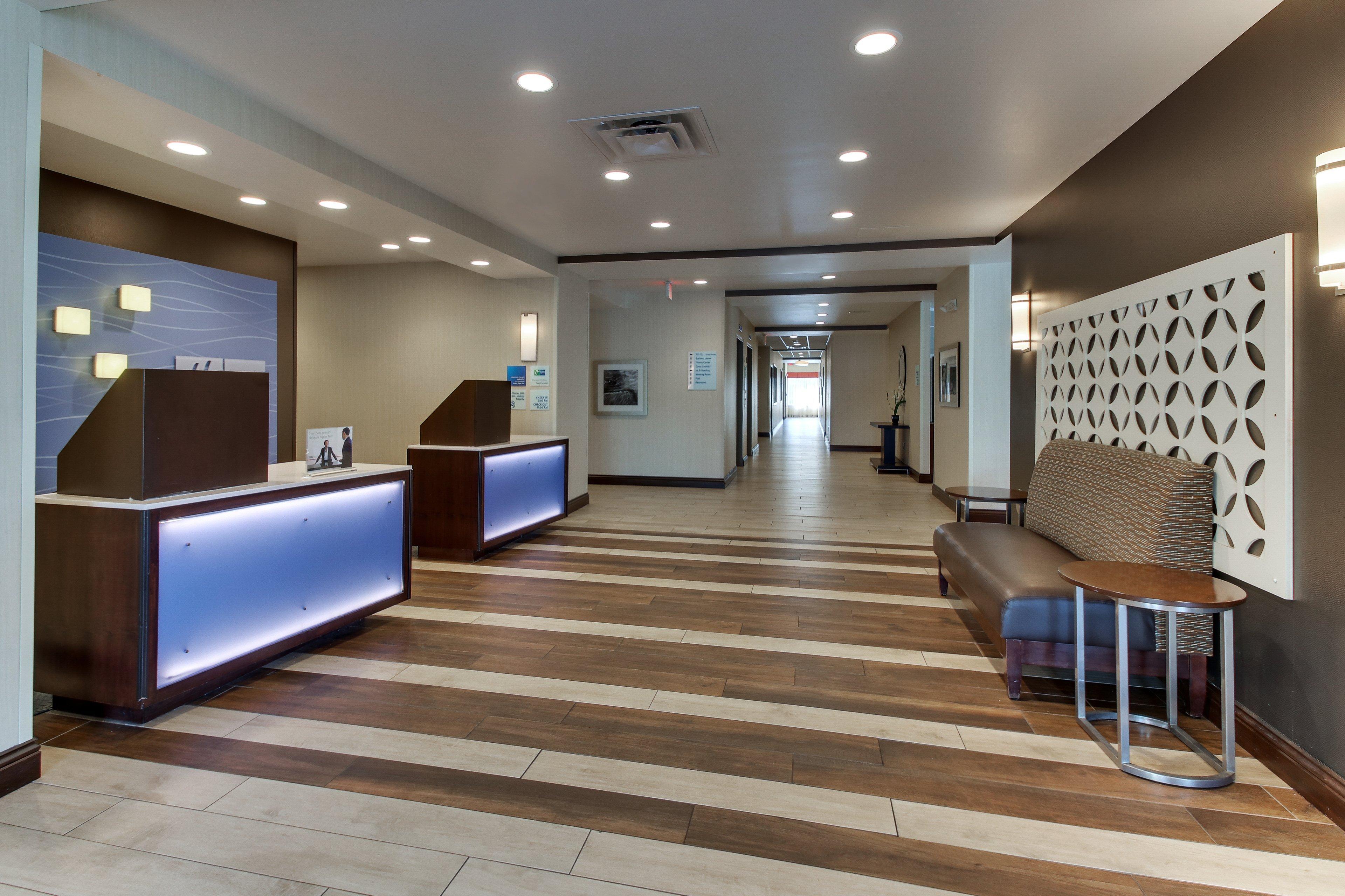 Holiday Inn Express & Suites Cheektowaga North East By Ihg Exterior foto